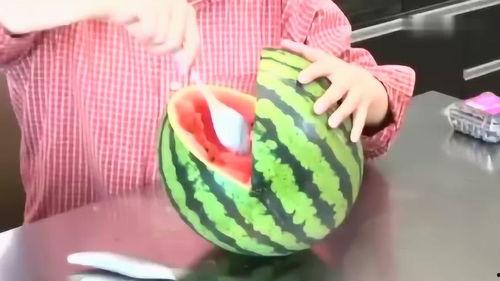 咋吃瓜的视频,短视频平台上的热门吃瓜达人  第3张