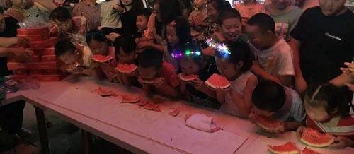 清远吃瓜夜市,吃瓜夜市的独特风味之旅  第2张