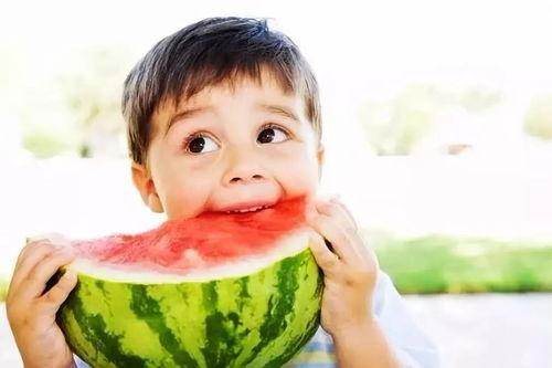 爬爬吃瓜,揭秘网络热点背后的真相与趣味  第2张