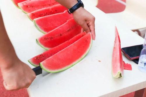 吃瓜比赛加油声,吃瓜比赛加油声此起彼伏  第3张