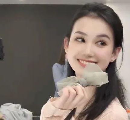 颜值吃瓜人  第2张