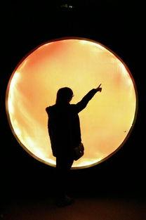 抬头望月吃瓜的图片,一场别开生面的望月盛宴