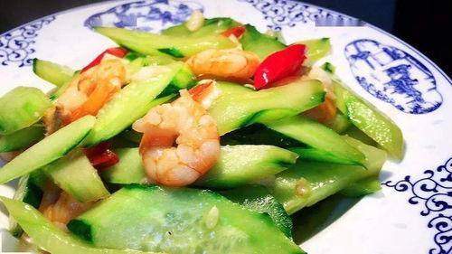 小暑吃瓜的寓意,瓜果飘香，寓意丰收与清凉