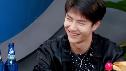 导演吃瓜深情眼  第2张