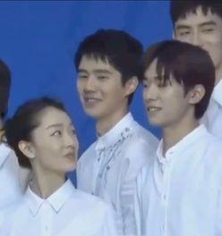 导演吃瓜深情眼  第3张