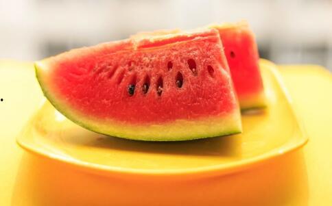 夏天吃瓜怎么防水,夏日吃瓜防水攻略