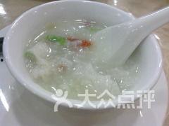 小粥仙吃瓜