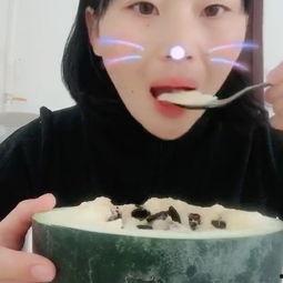 大白眼吃瓜视频,揭秘网络热点的背后真相  第2张