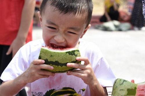 吃瓜的家长  第3张