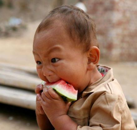 吃瓜转头男孩,一场青春的蜕变之旅