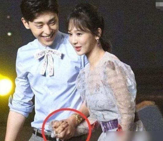 吃瓜吃得真香文案图片,见证“瓜香四溢”的欢乐时光  第3张