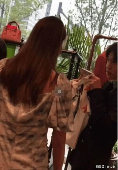 成都情侣吃瓜事件视频,甜蜜瞬间引发网友热议  第3张