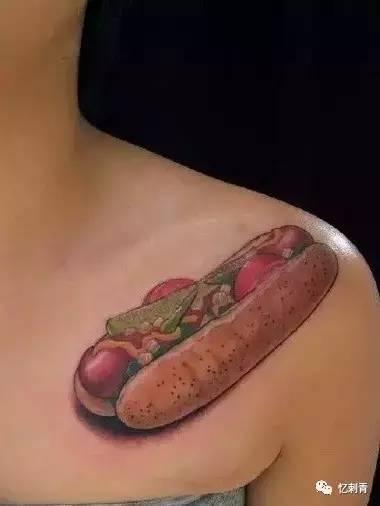 纹身被喷吃瓜,吃瓜群众围观纹身背后的故事  第2张