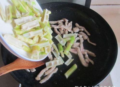 吃瓜粒上厕所  第2张