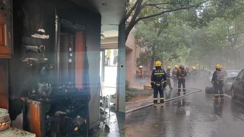 汾阳广场吃瓜视频,趣味横生的街头一幕  第2张