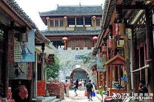 风雨桥吃瓜,夏日休闲新体验  第2张