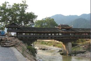 风雨桥吃瓜,夏日休闲新体验  第3张