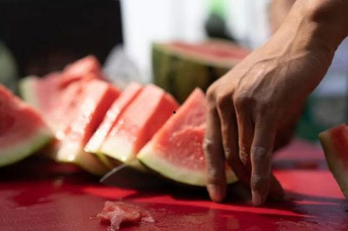 吃瓜栏杆,网络热词背后的文化现象  第2张